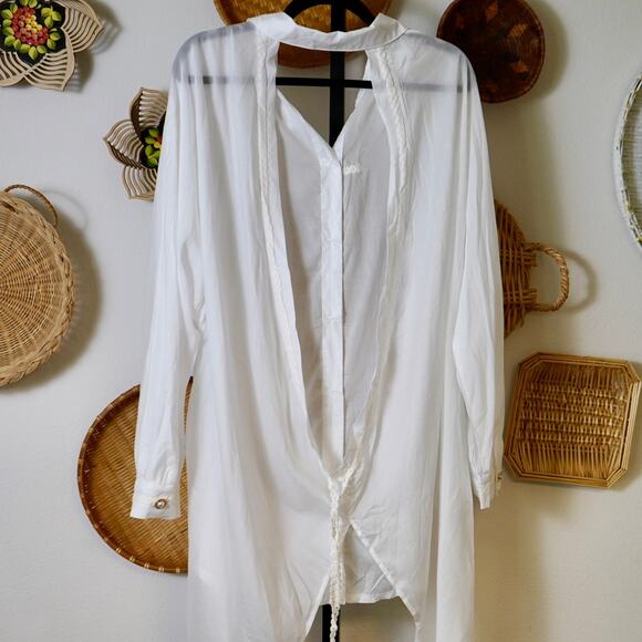 POL Long Sleeve Oversized Open Back Button Up Shirt White Womens Size Medium - Picture 3 of 7